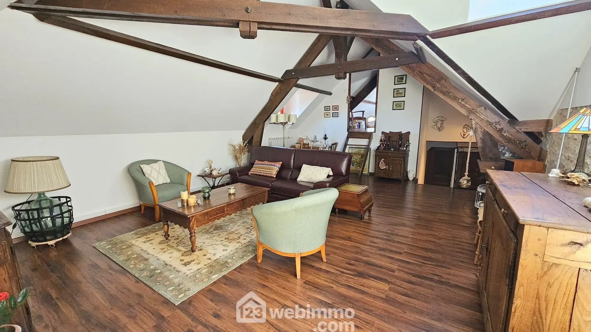 Maison en pierre lumineuse de 98 m² à Nanteau-sur-Lunain 