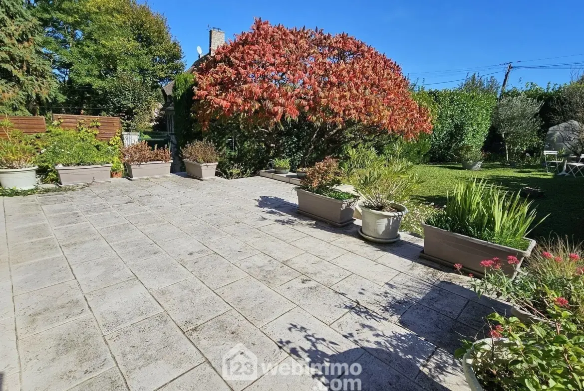 Maison en pierre lumineuse de 98 m² à Nanteau-sur-Lunain 