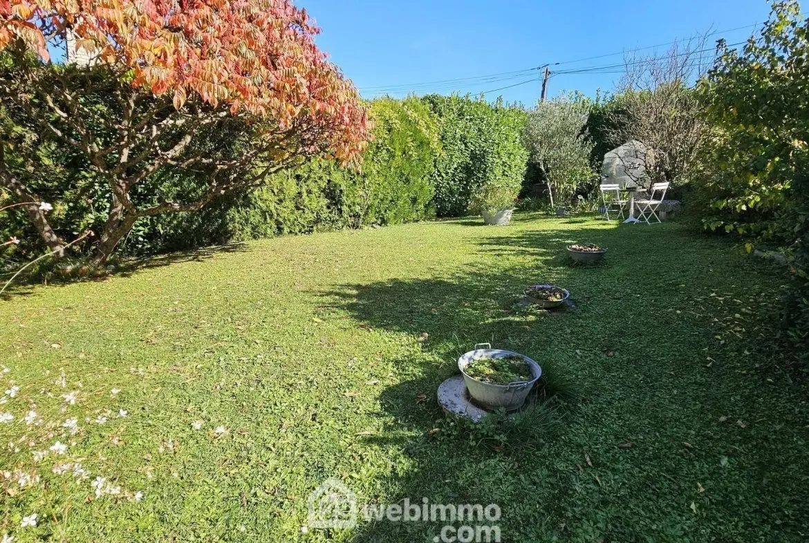 Maison en pierre lumineuse de 98 m² à Nanteau-sur-Lunain 