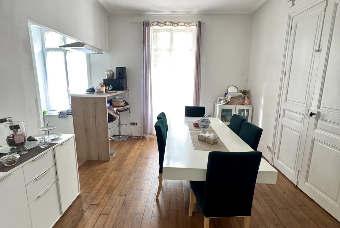 Appartement 4 pièces à Épinal avec charme ancien et cave, proche commodités 