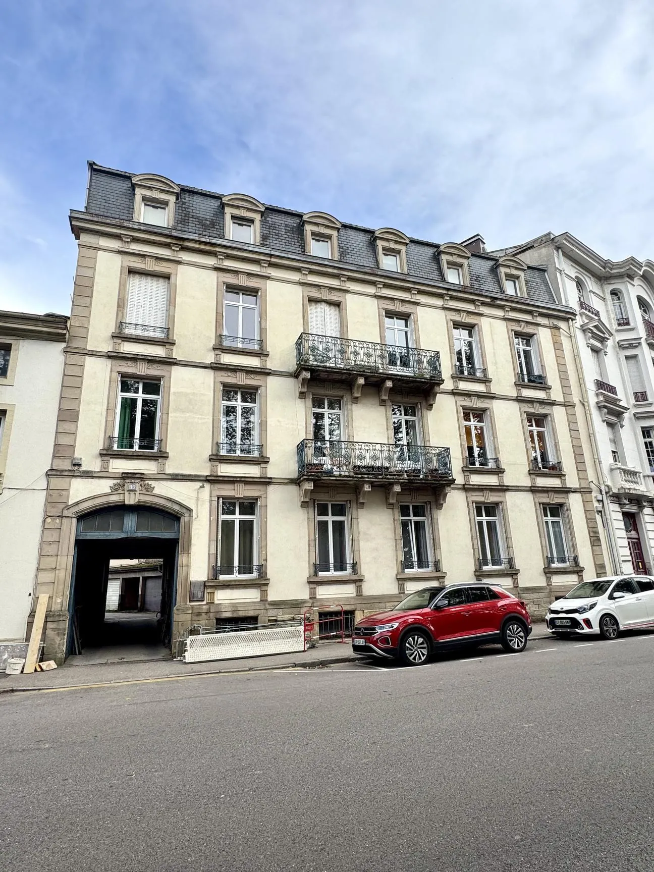 Appartement 4 pièces à Épinal avec charme ancien et cave, proche commodités 