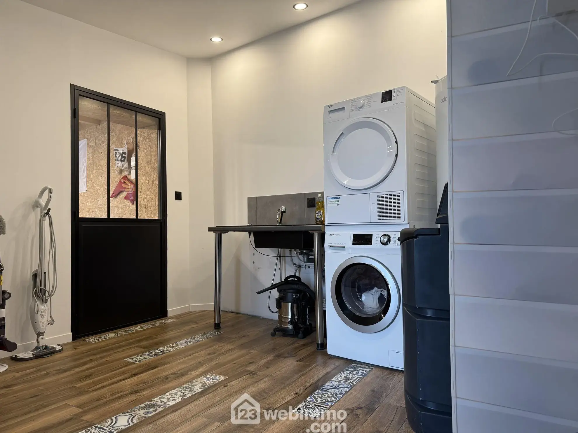 Maison rénovée de 140 m² à Champigny en Rochereau, 2 chambres, garage, terrain clos 