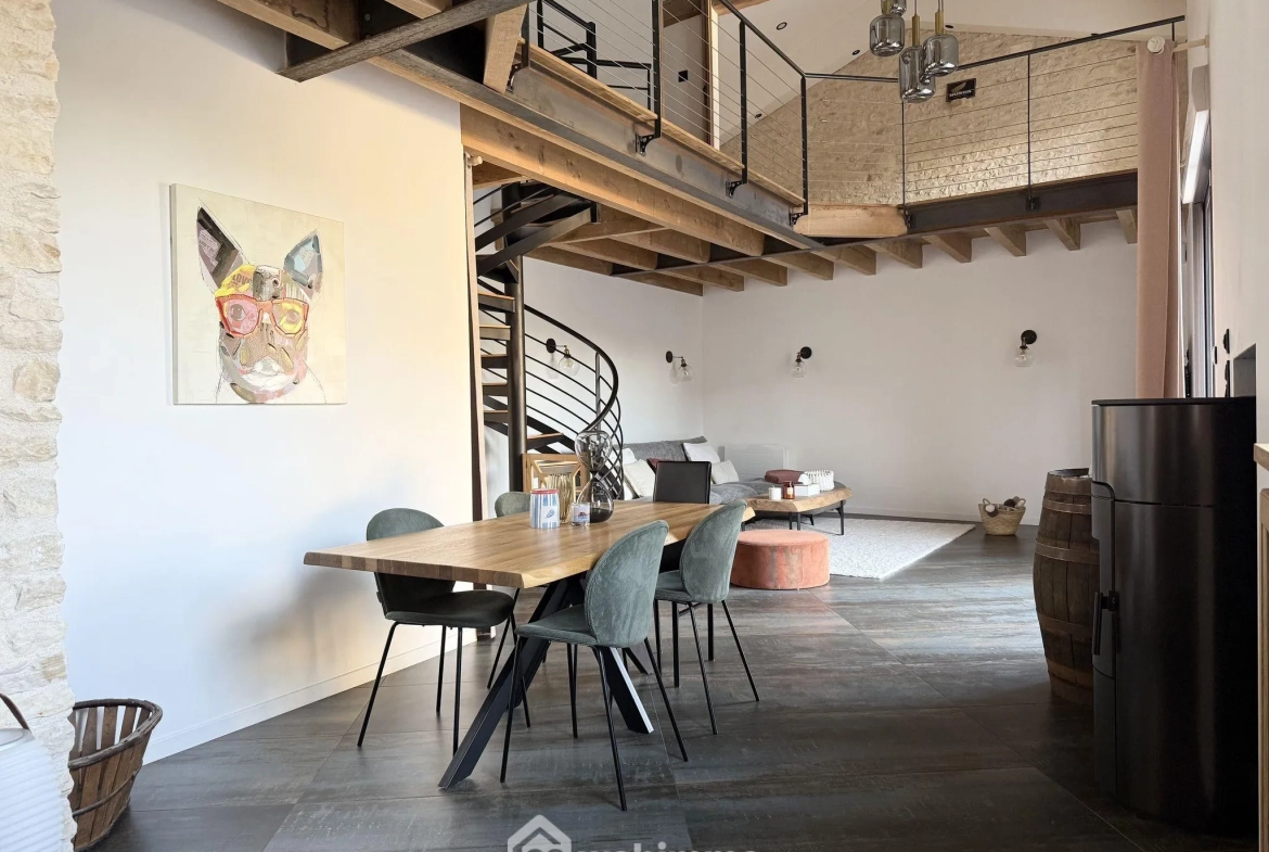 Maison rénovée de 140 m² à Champigny en Rochereau, 2 chambres, garage, terrain clos 