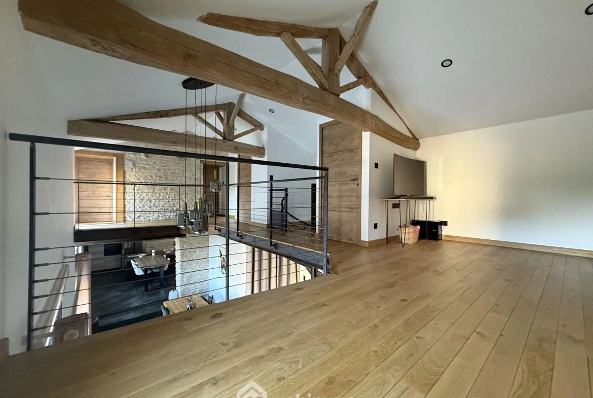 Maison rénovée de 140 m² à Champigny en Rochereau, 2 chambres, garage, terrain clos 