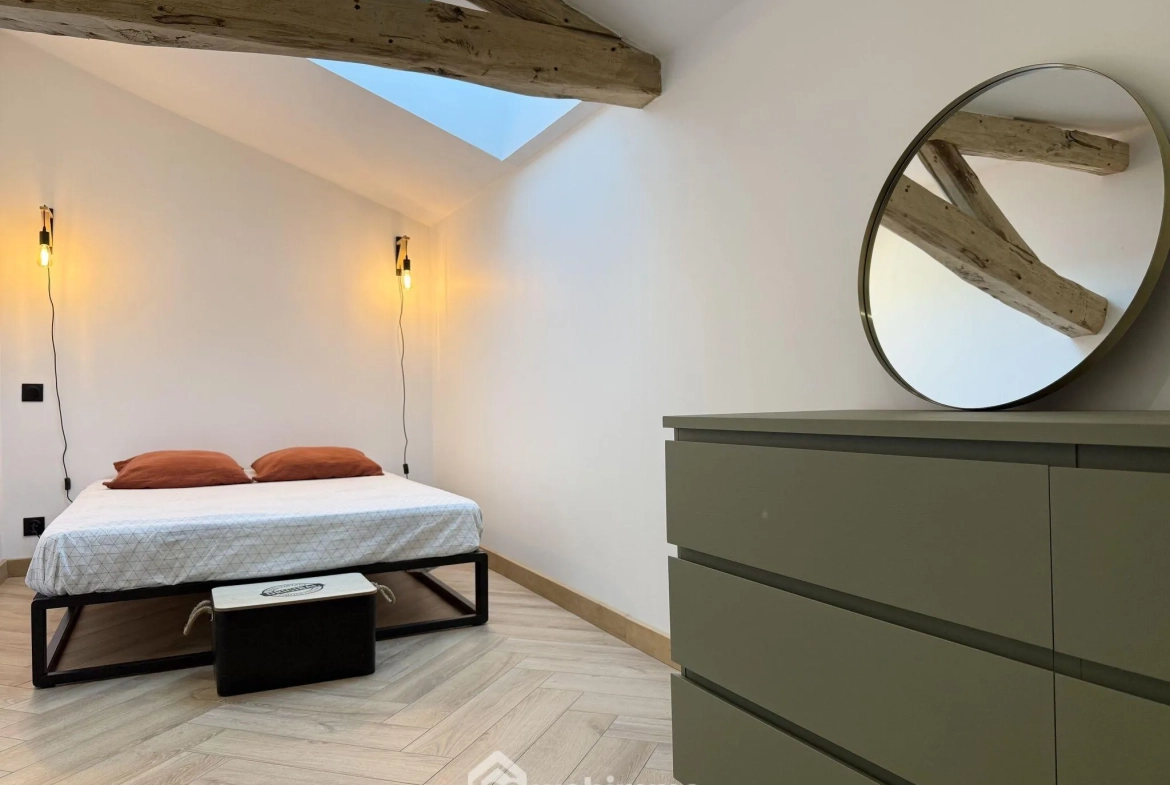 Maison rénovée de 140 m² à Champigny en Rochereau, 2 chambres, garage, terrain clos 