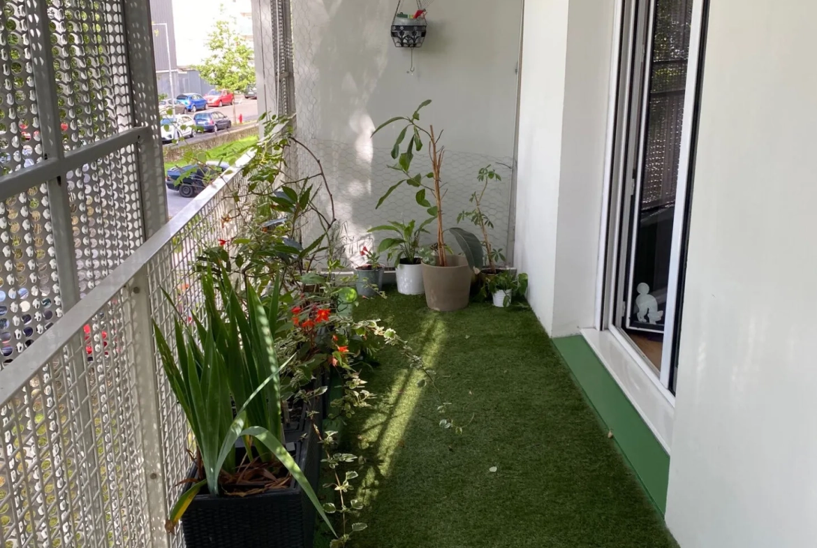 Appartement 3 pièces avec balcons et parking à Nantes Nord 