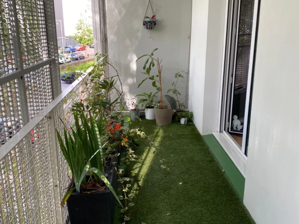 Appartement 3 pièces avec balcons et parking à Nantes Nord