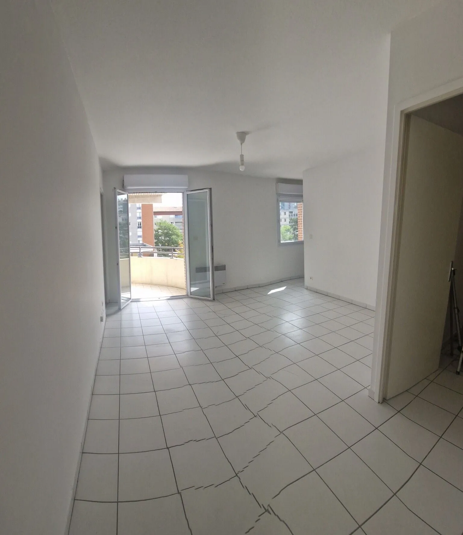 Bel appartement lumineux avec piscine et parking à Muret 