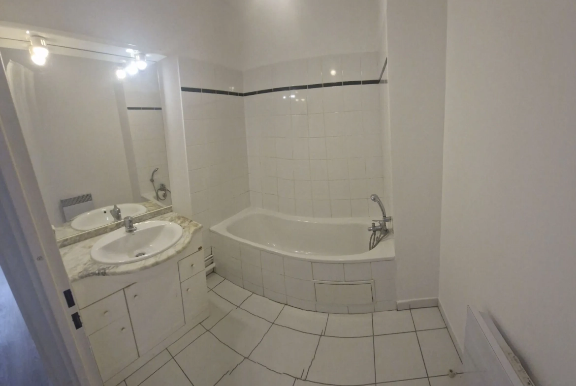 Bel appartement lumineux avec piscine et parking à Muret 