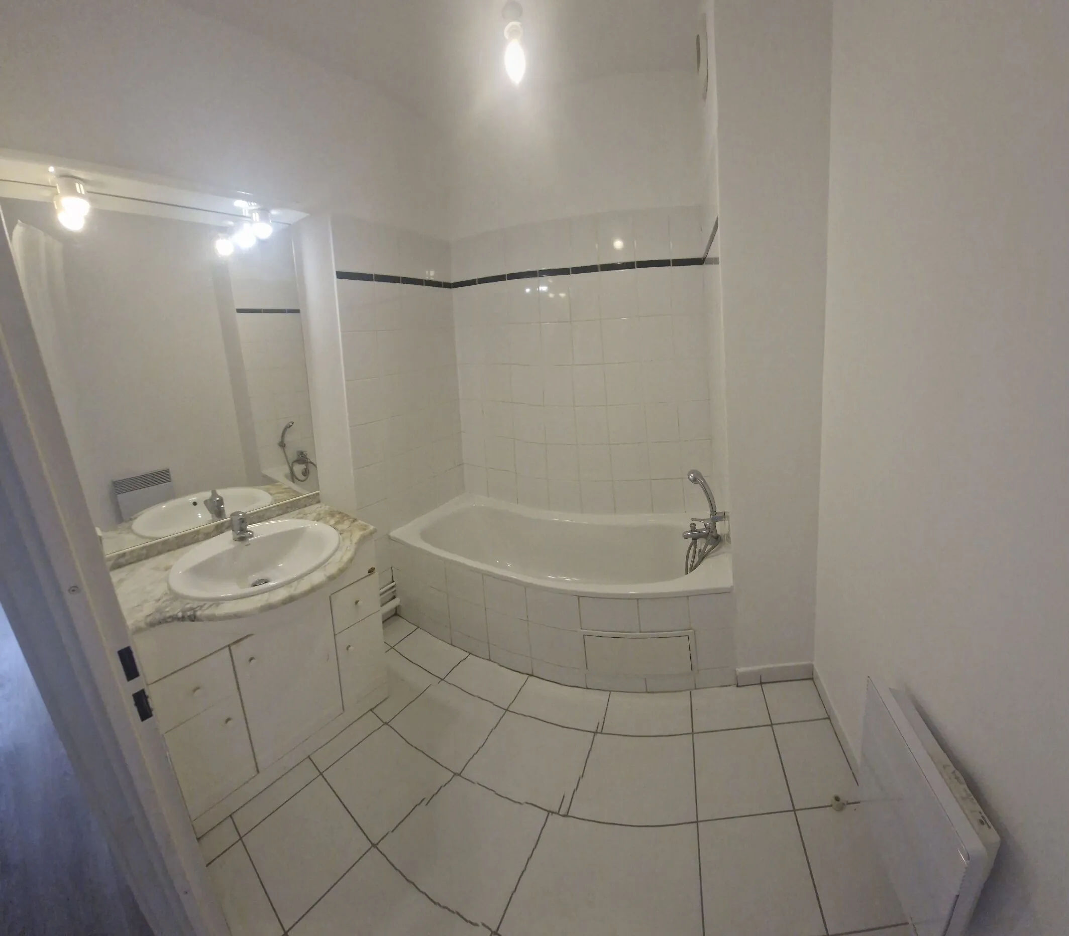 Bel appartement lumineux avec piscine et parking à Muret 