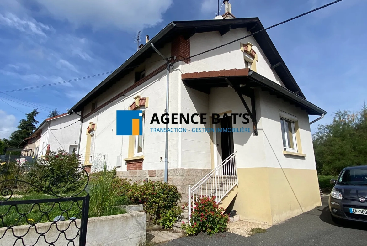 Maison à Roche la Molière avec 3 chambres, garage et terrain de 343 m² 