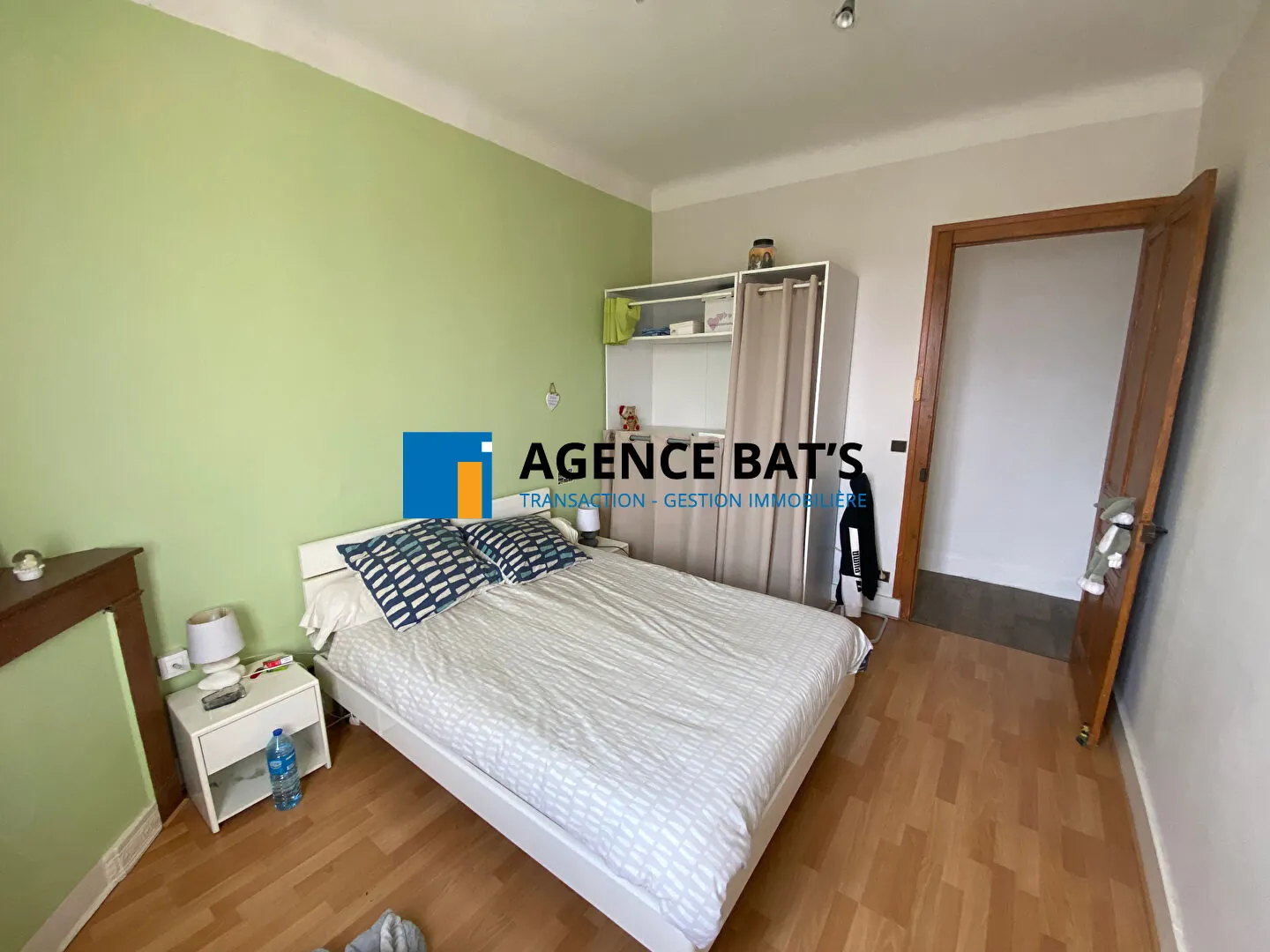 Maison à Roche la Molière avec 3 chambres, garage et terrain de 343 m² 