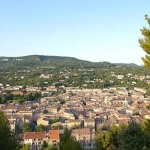 Appartement à Apt de 58 m² avec terrasse en plein centre-ville