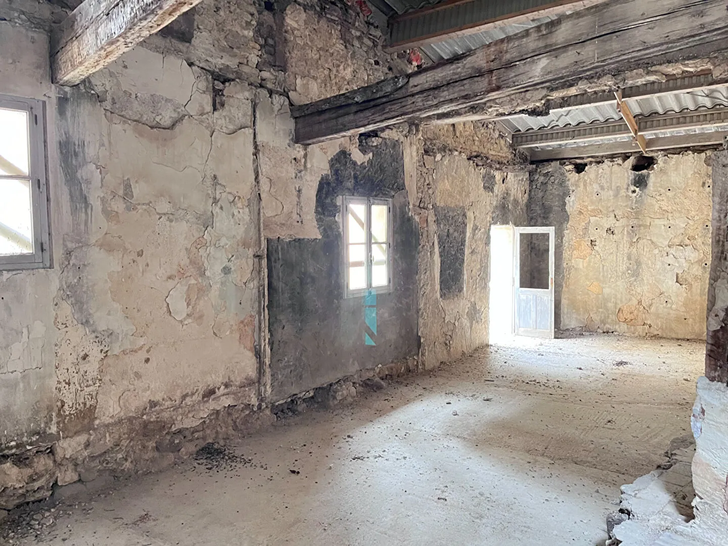 Studio en centre-ville d'Apt à rénover avec terrasse de 9m² 