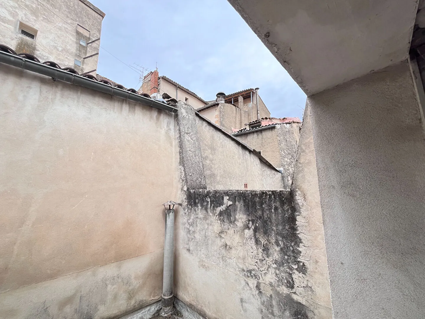 Studio en centre-ville d'Apt à rénover avec terrasse de 9m² 