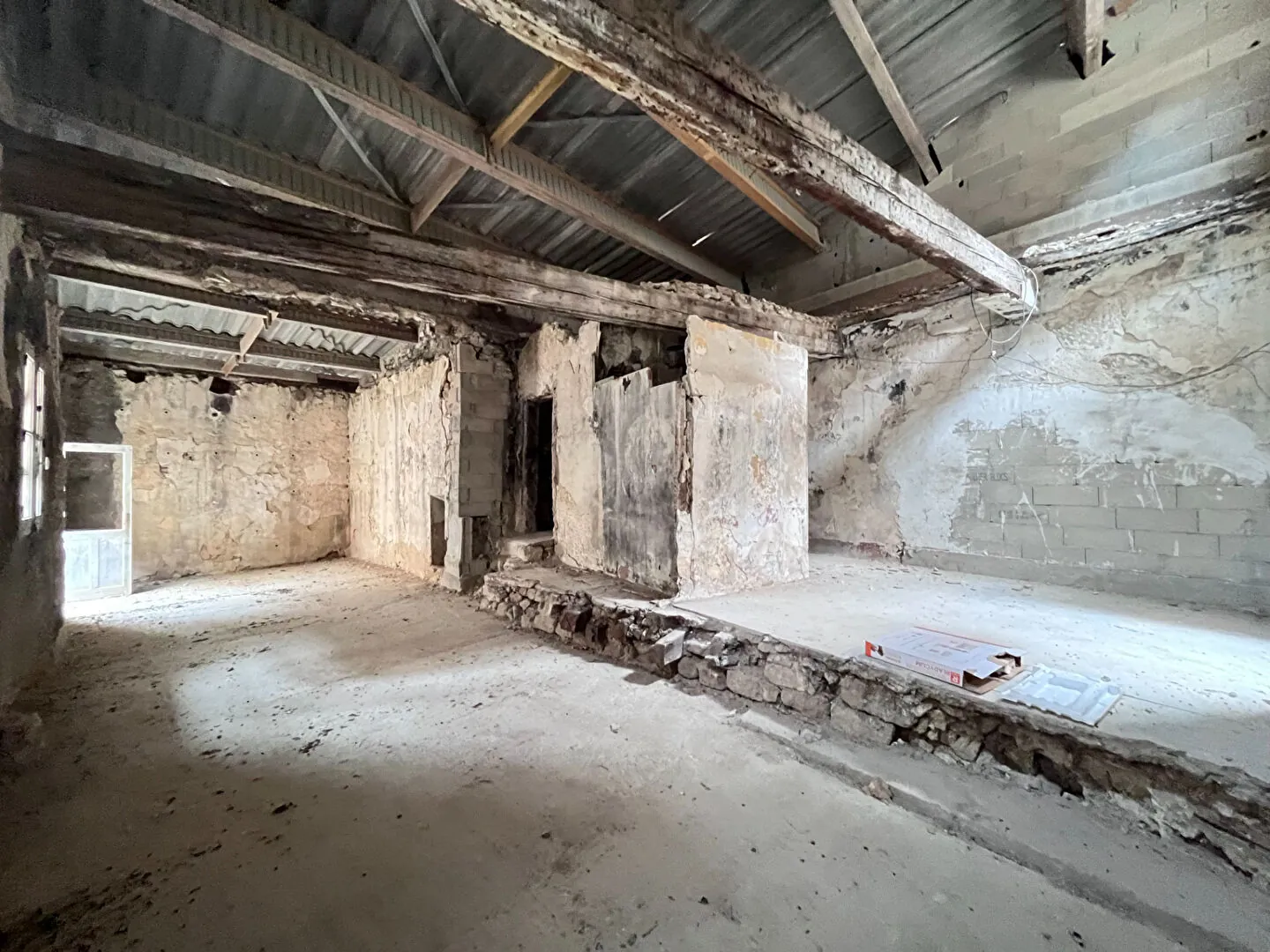Studio en centre-ville d'Apt à rénover avec terrasse de 9m² 