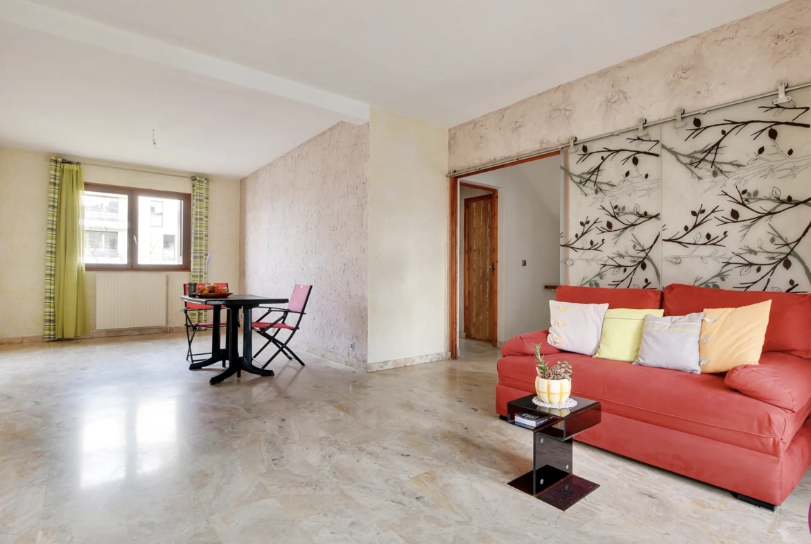 Maison à vendre de 85m² à Draveil avec jardin et parking 