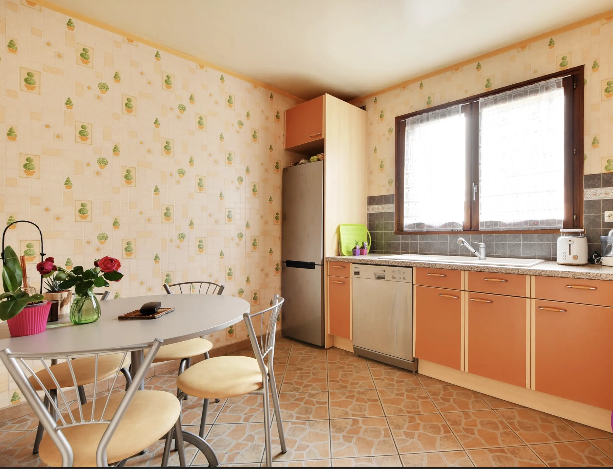 Maison à vendre de 85m² à Draveil avec jardin et parking 