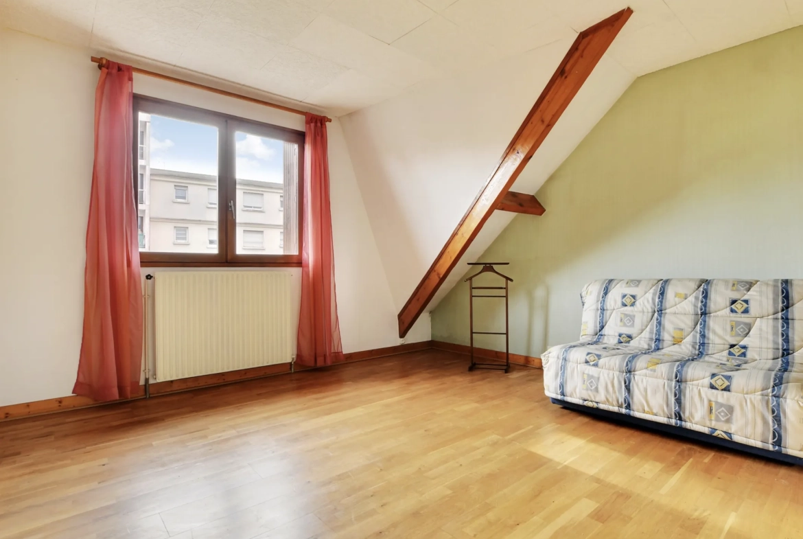Maison à vendre de 85m² à Draveil avec jardin et parking 