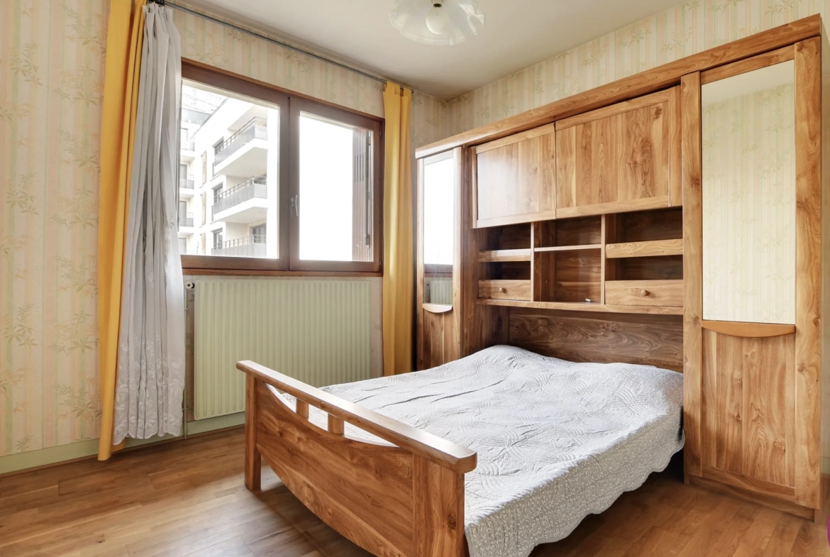 Maison à vendre de 85m² à Draveil avec jardin et parking 