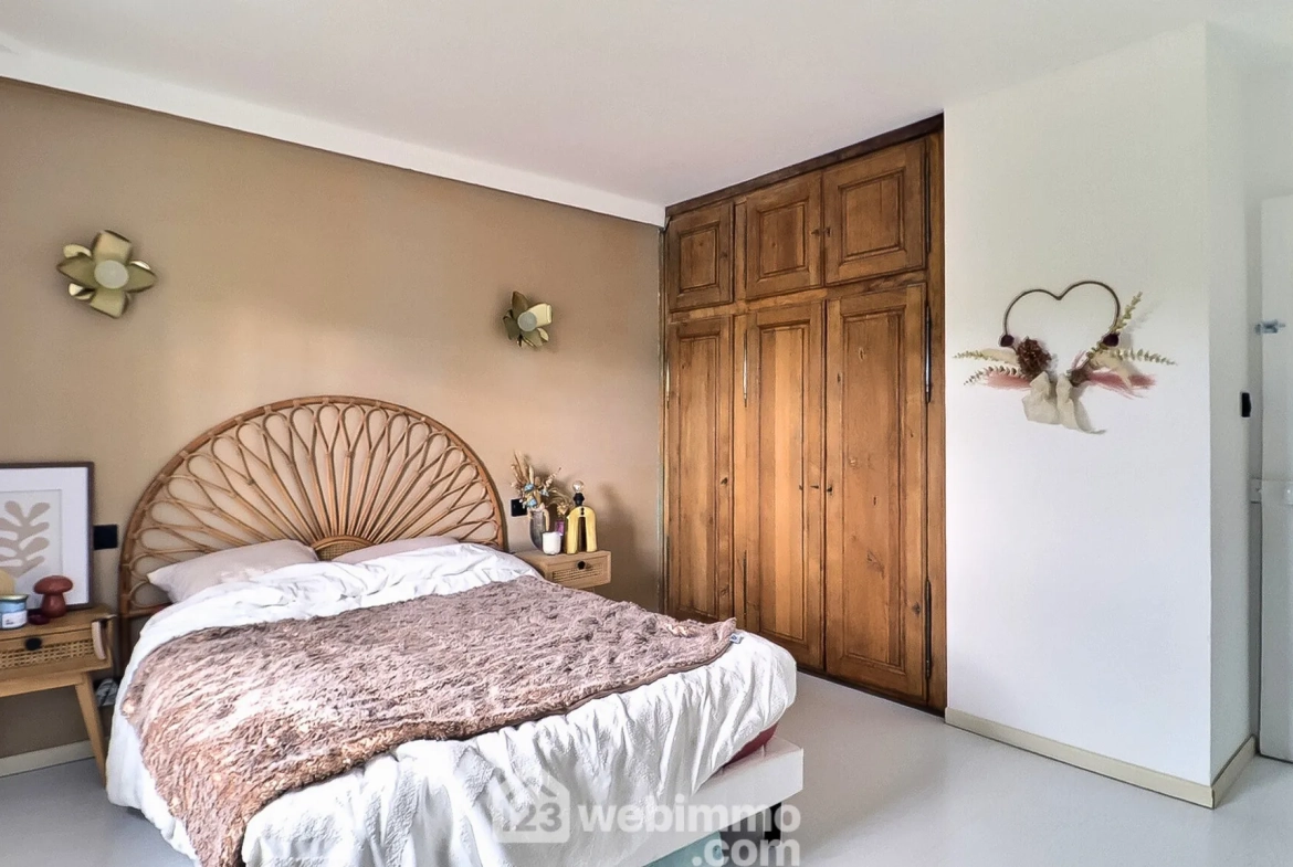 Maison ancienne à vendre à Daubeuf-la-Campagne – 135m² avec jardin et garage 