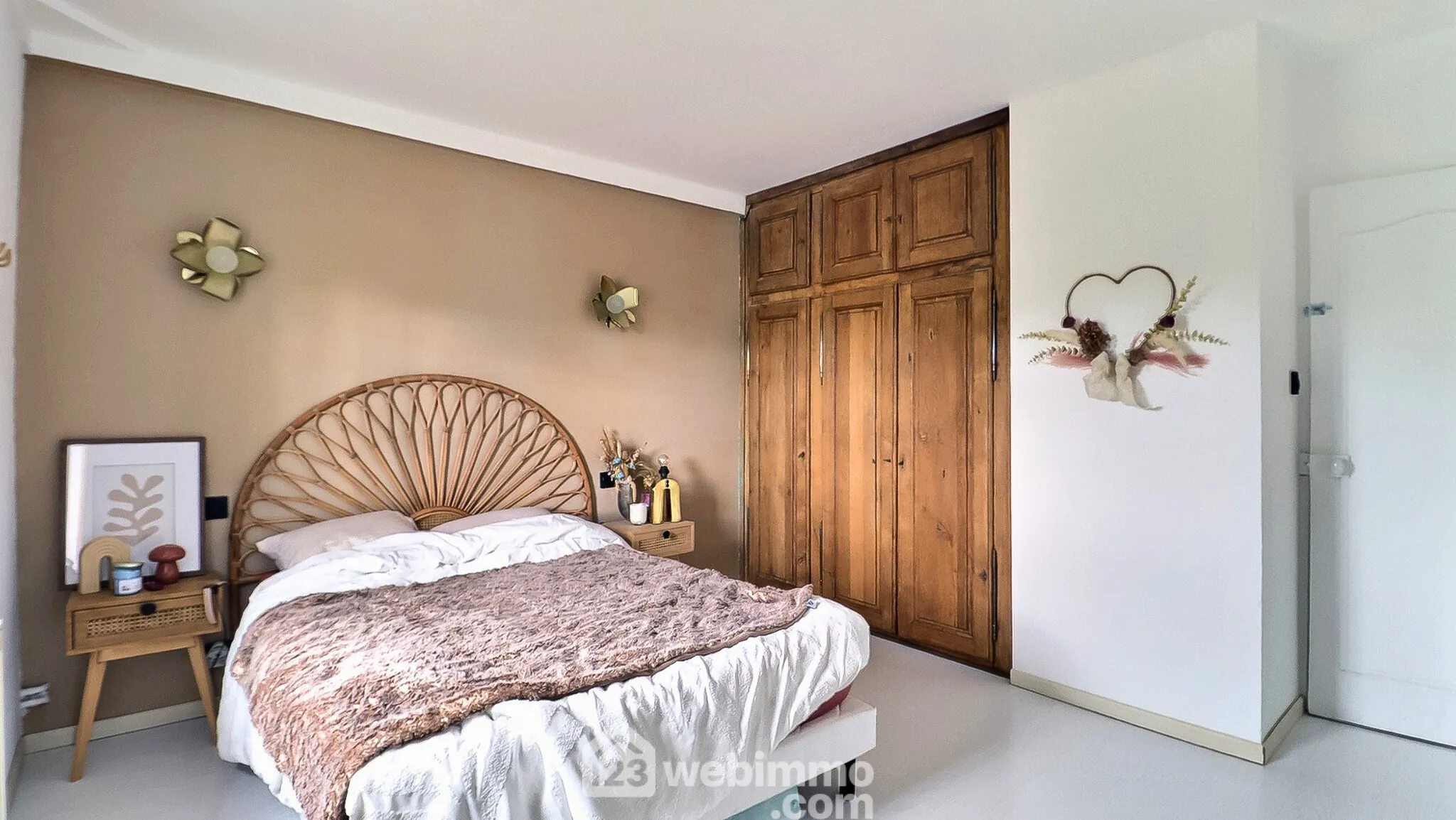 Maison ancienne à vendre à Daubeuf-la-Campagne – 135m² avec jardin et garage 
