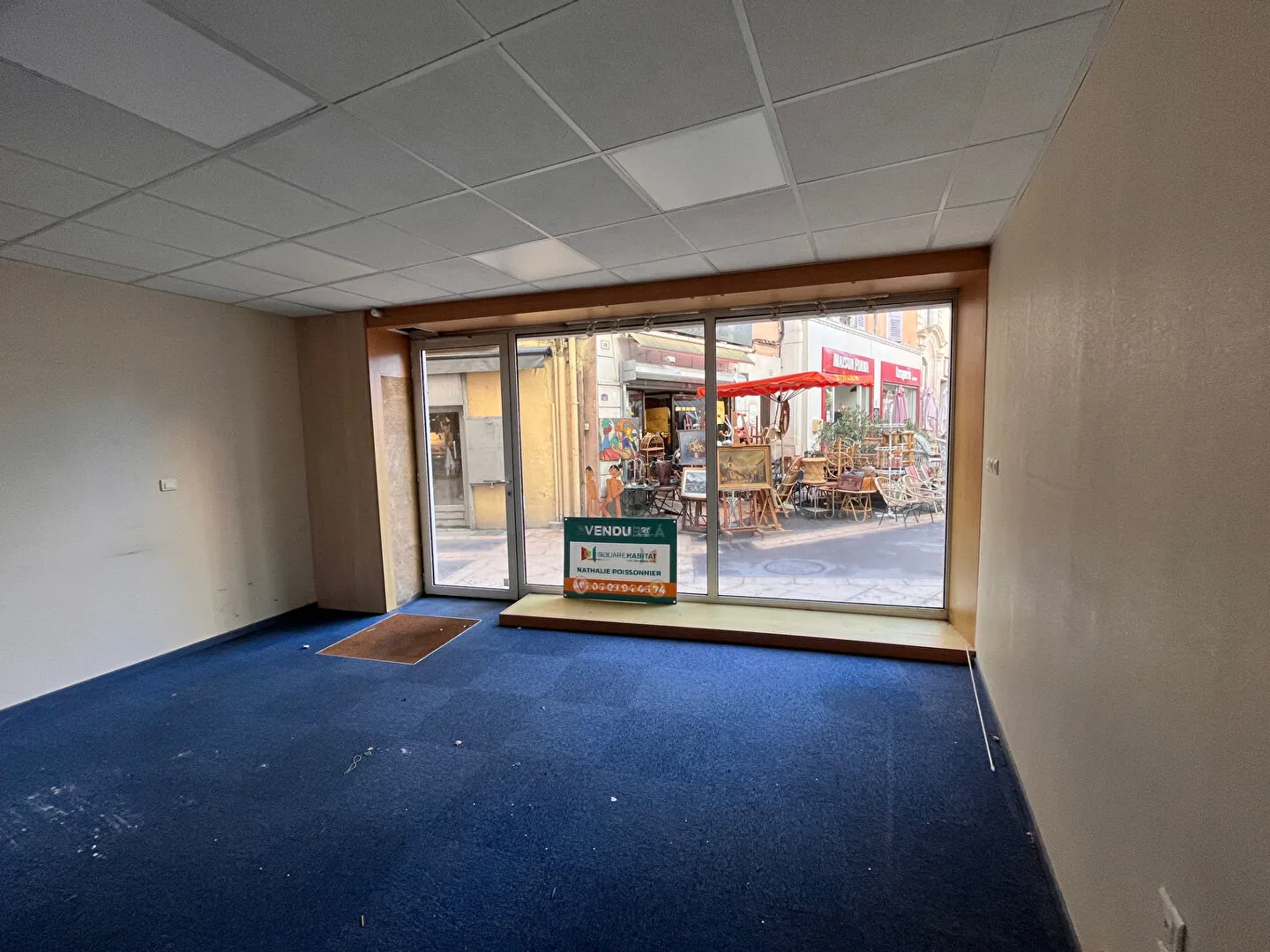 Local commercial à Apt de 60m² avec cave en centre-ville 
