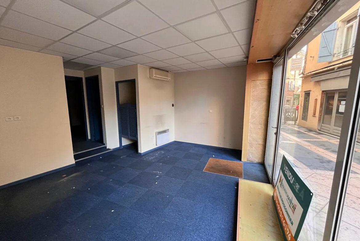 Local commercial à Apt de 60m² avec cave en centre-ville 