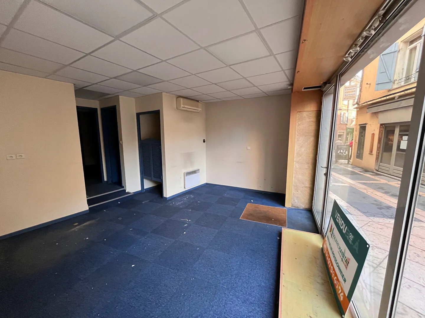 Local commercial à Apt de 60m² avec cave en centre-ville 