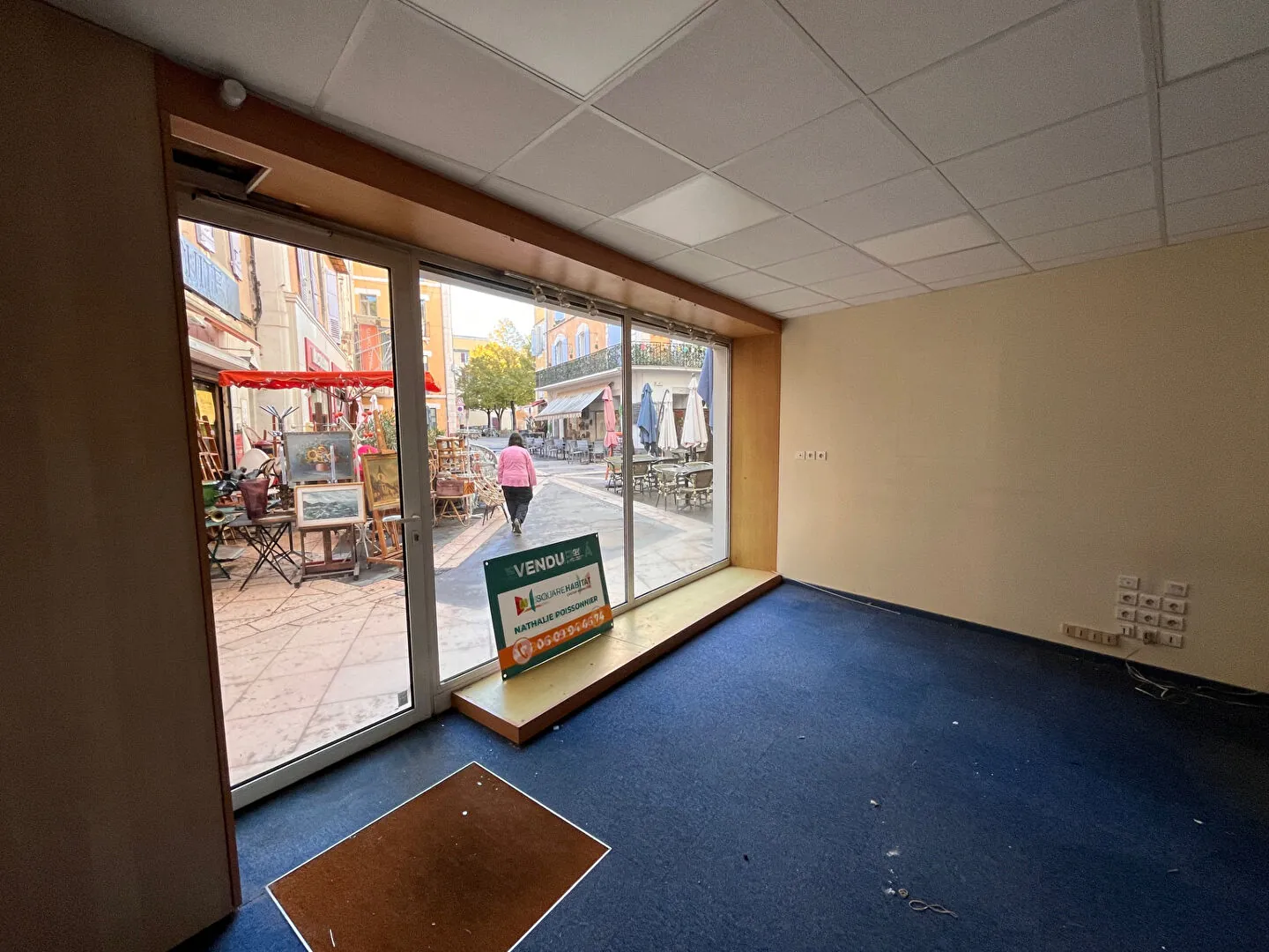 Local commercial à Apt de 60m² avec cave en centre-ville 