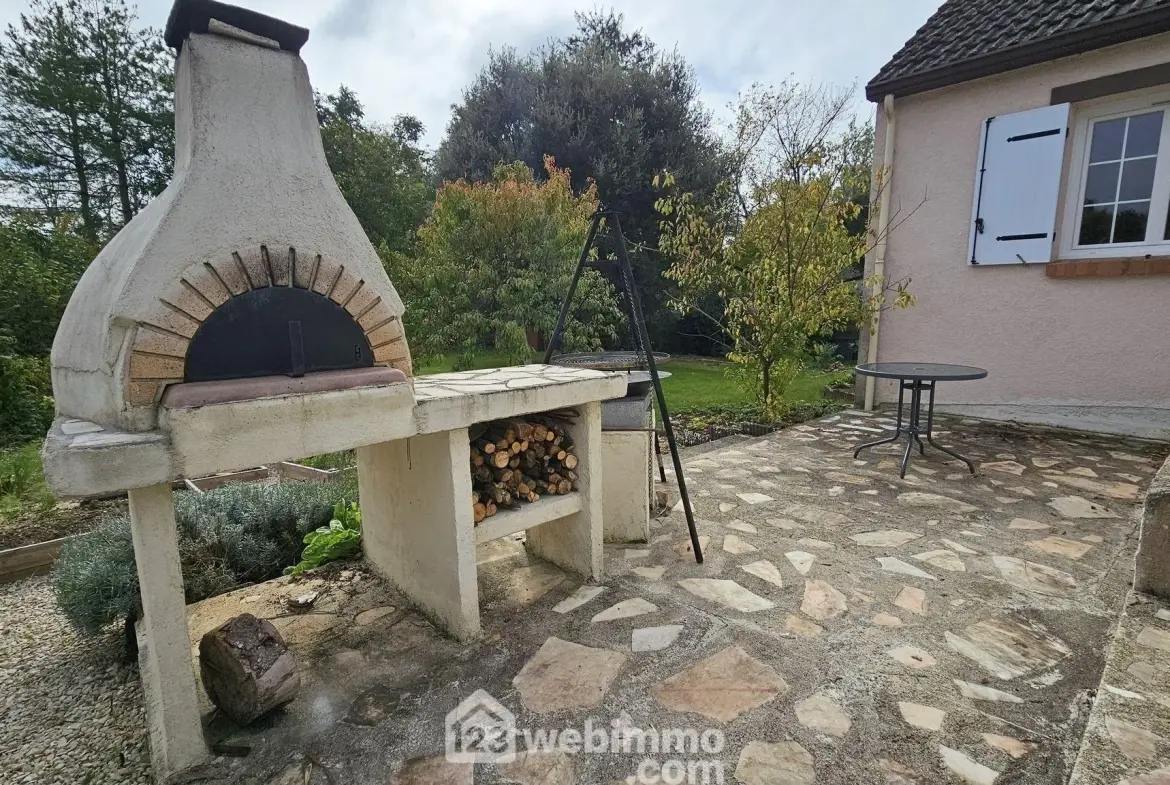 Charmante maison de plain-pied à Puiseaux de 110 m² avec jardin et sous-sol 