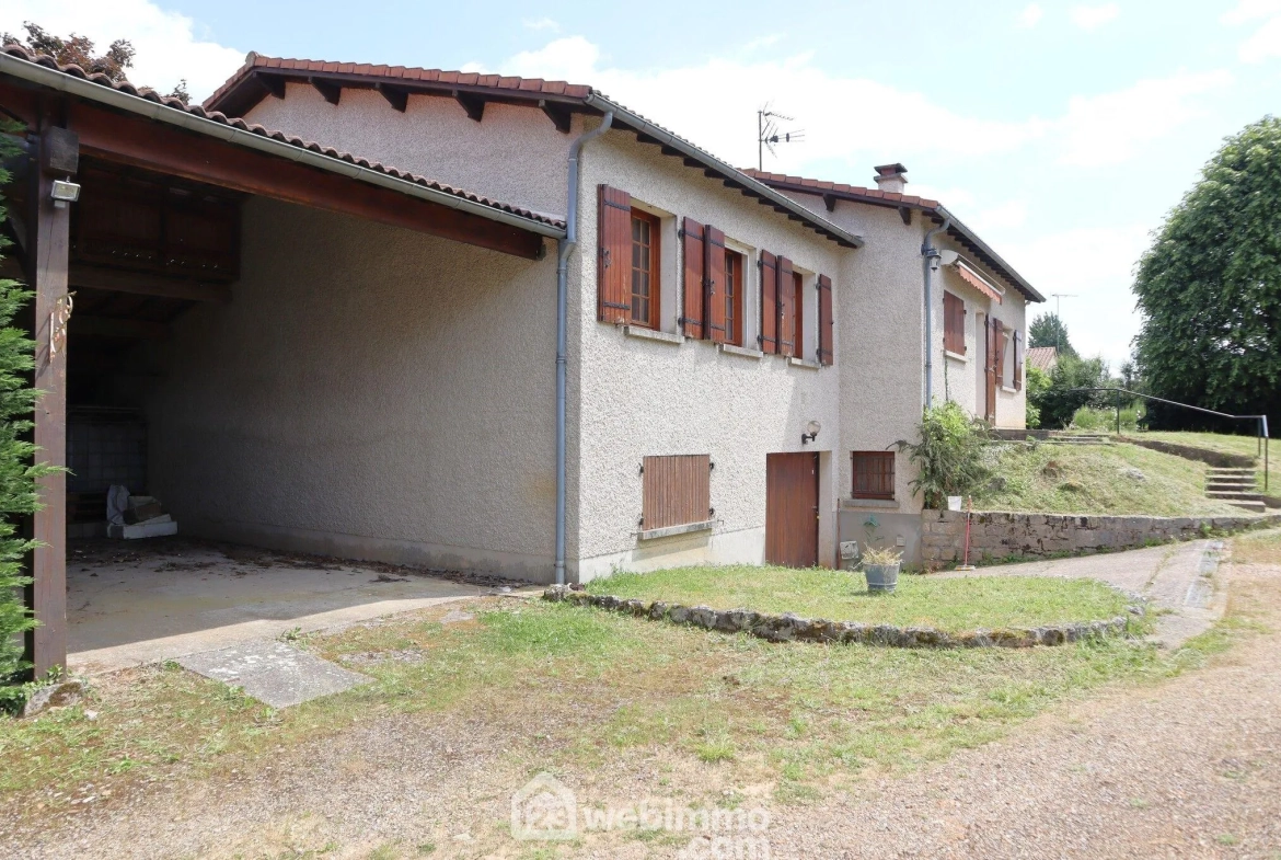 Maison spacieuse de 138 m² à vendre à Sèvres-Anxaumont avec terrain arboré 