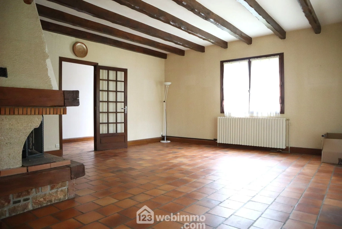 Maison spacieuse de 138 m² à vendre à Sèvres-Anxaumont avec terrain arboré 
