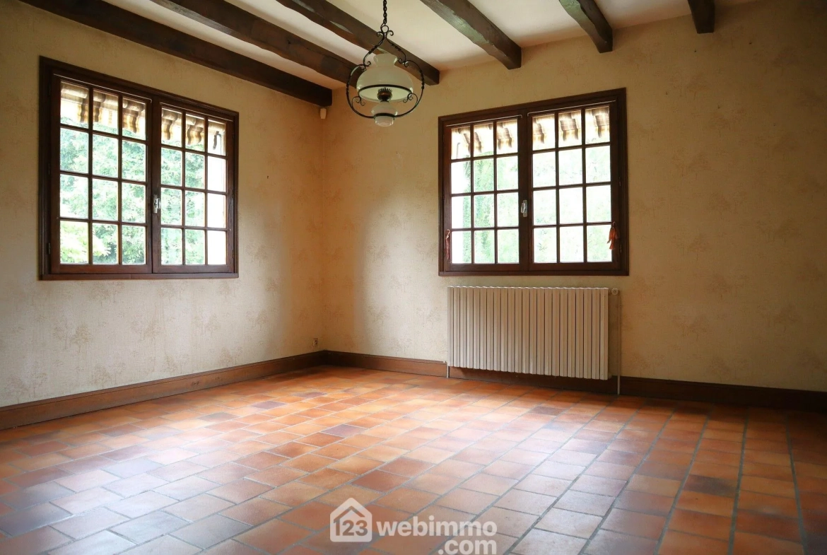 Maison spacieuse de 138 m² à vendre à Sèvres-Anxaumont avec terrain arboré 