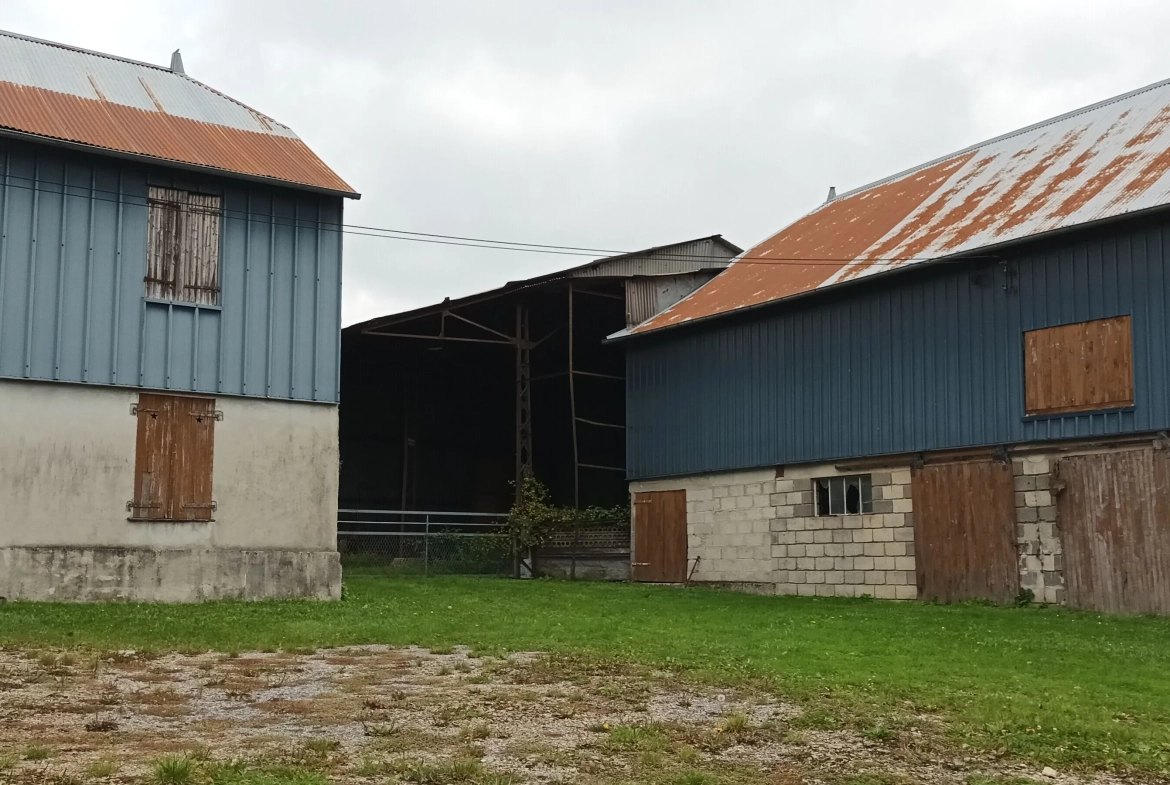 Corps de ferme à rénover à 20 minutes de Rethel avec 2000 m² de terrain et pâture de 5 ha 