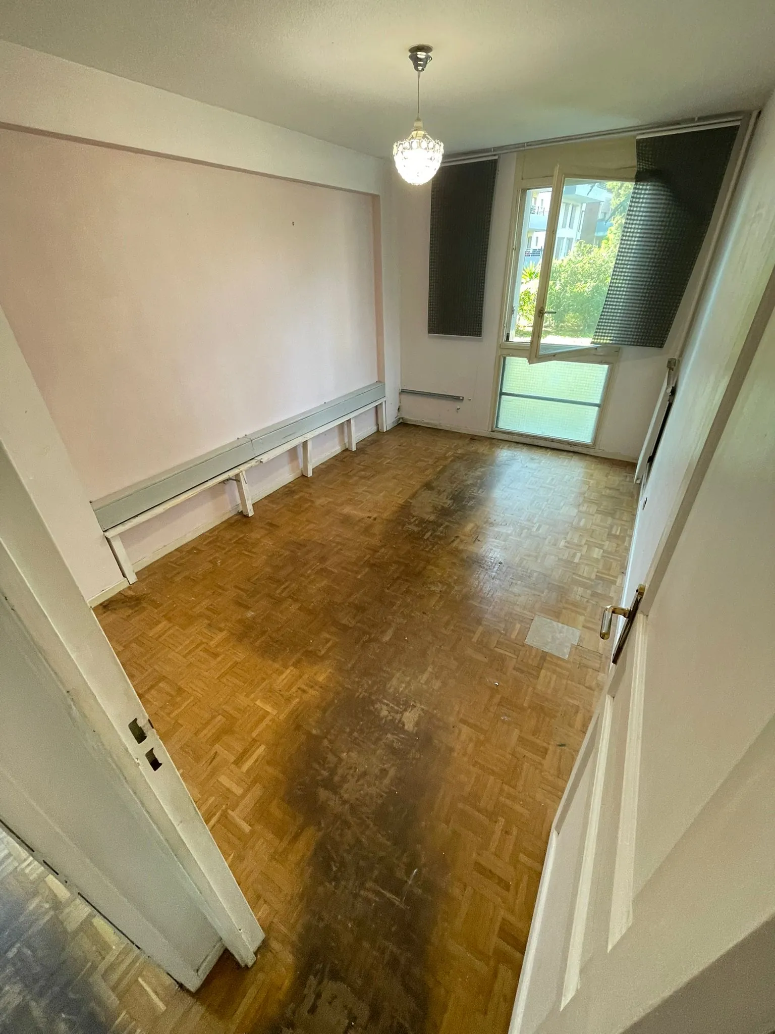 Appartement 3 pièces avec terrasse et piscine à Marseille 
