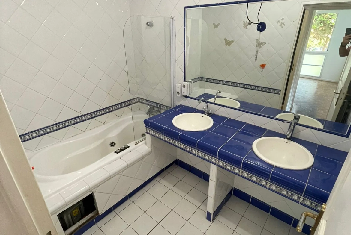 Appartement 3 pièces avec terrasse et piscine à Marseille 
