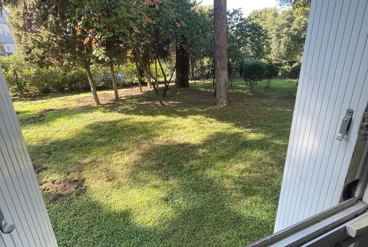Appartement 3 pièces à Marseille avec terrasse, parking et piscine dans résidence sécurisée 