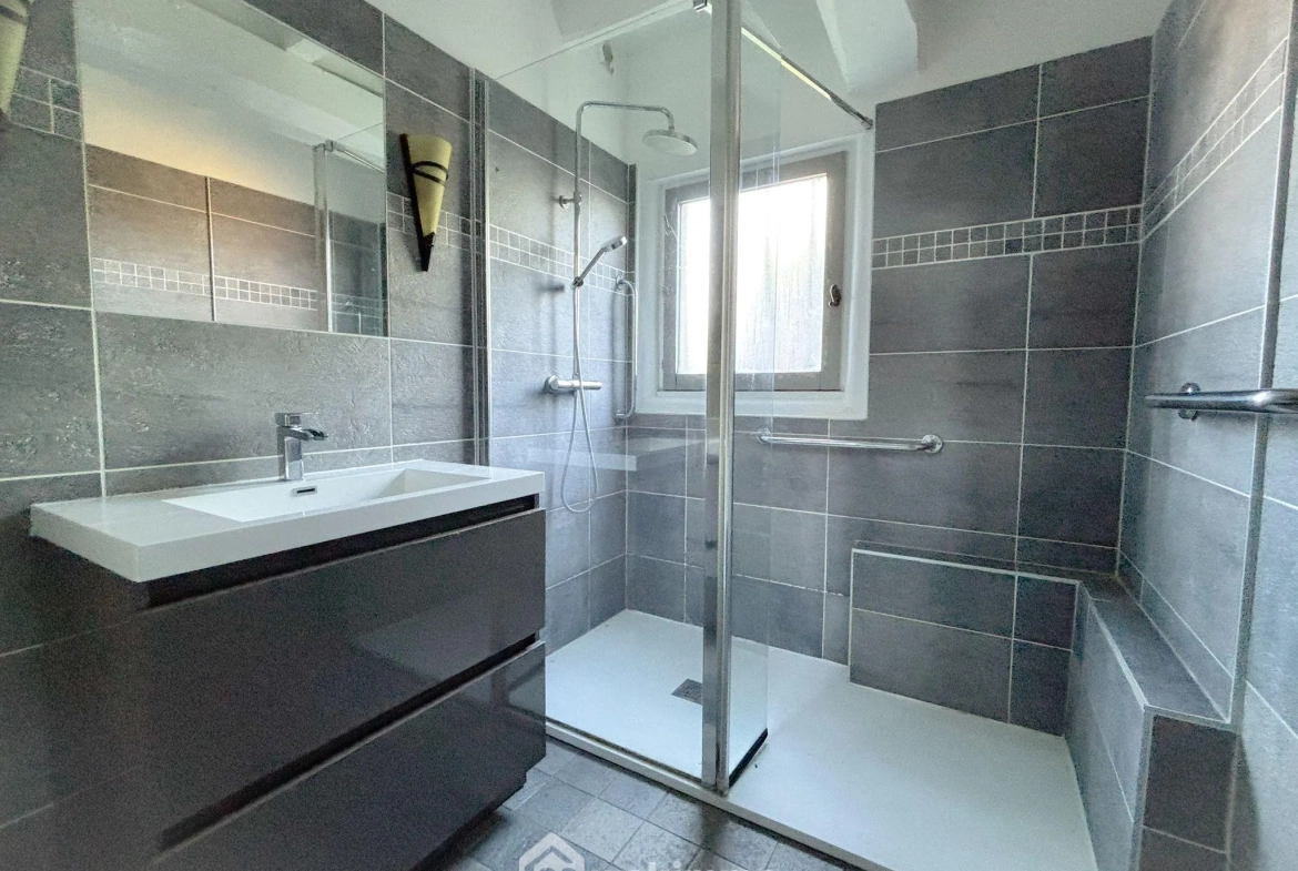 Maison familiale de 150 m² avec grand terrain à Mirepeix proche du lac 