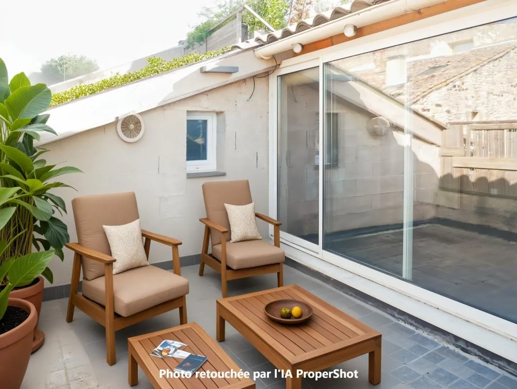Maison en pierre avec terrasse proche du Pont du Gard et d'Uzès 