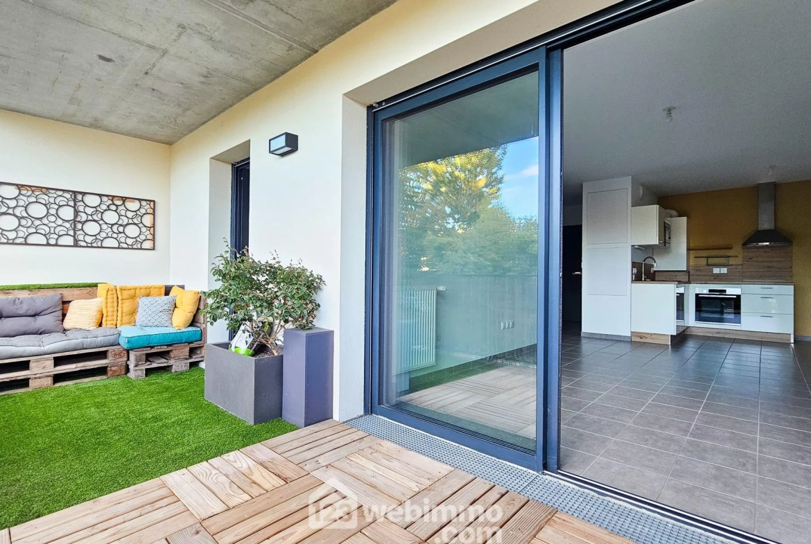 Appartement T2 récent de 43 m² à Mazères-Lezons avec terrasse et parking privé 