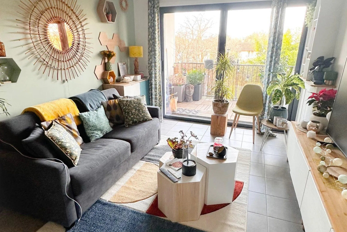 Appartement T2 récent de 43 m² à Mazères-Lezons avec terrasse et parking privé 