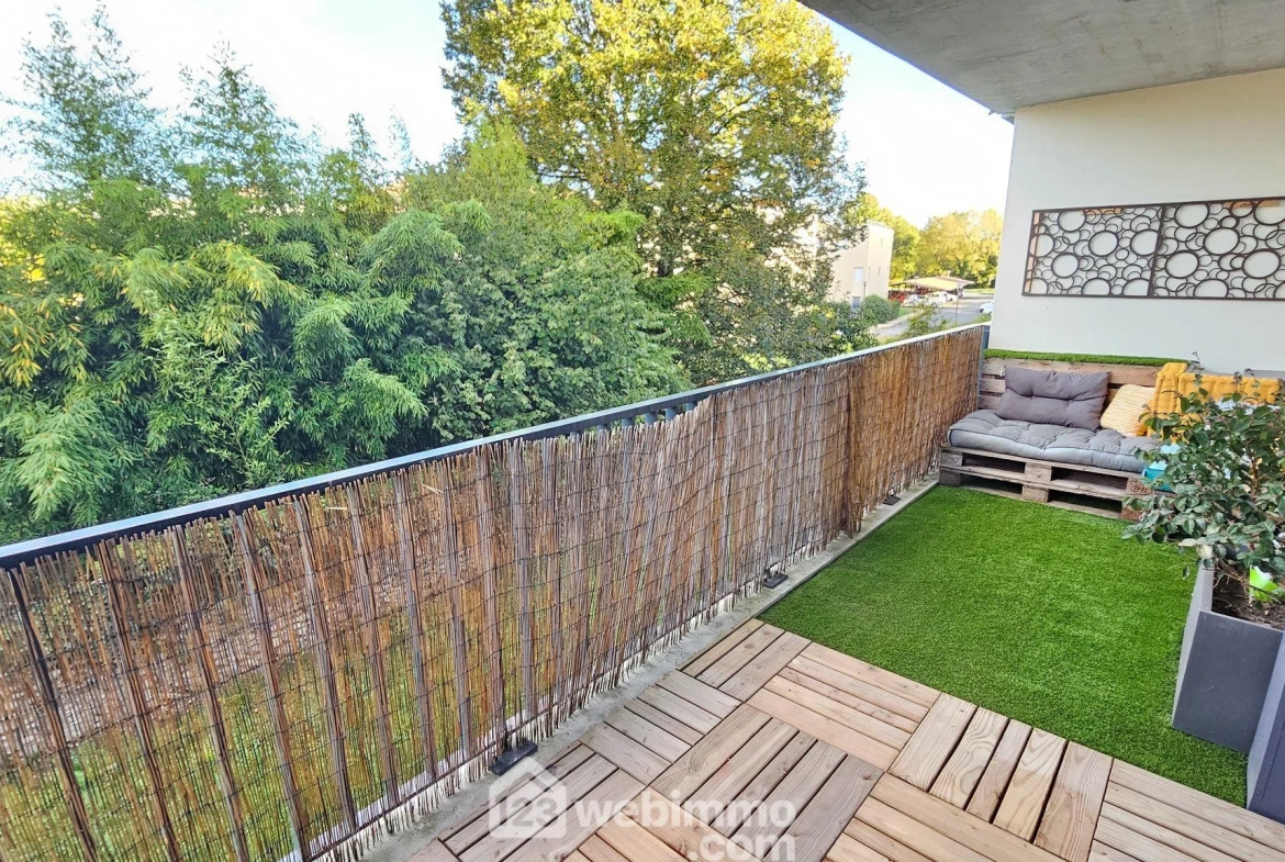 Appartement T2 récent de 43 m² à Mazères-Lezons avec terrasse et parking privé 