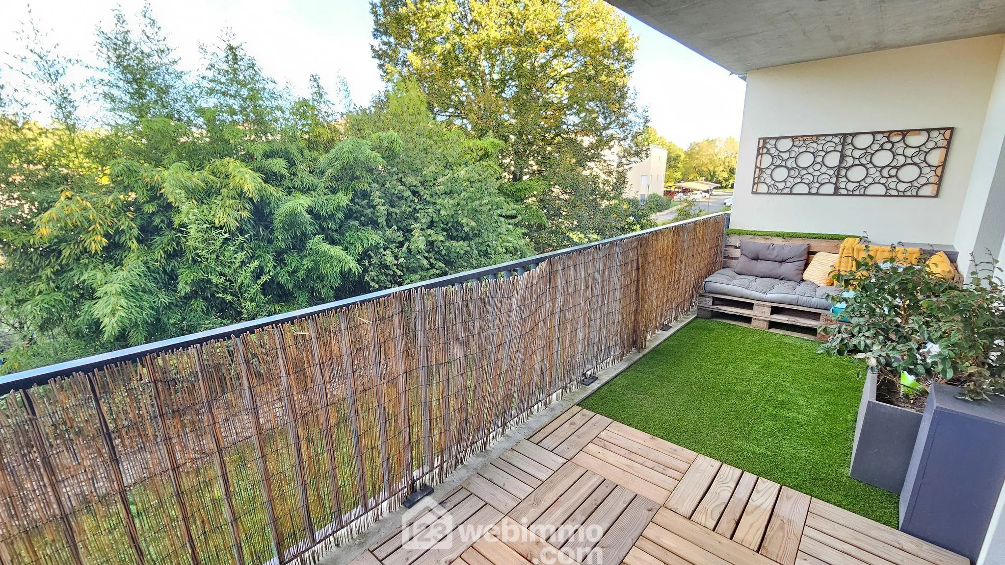 Appartement T2 récent de 43 m² à Mazères-Lezons avec terrasse et parking privé 