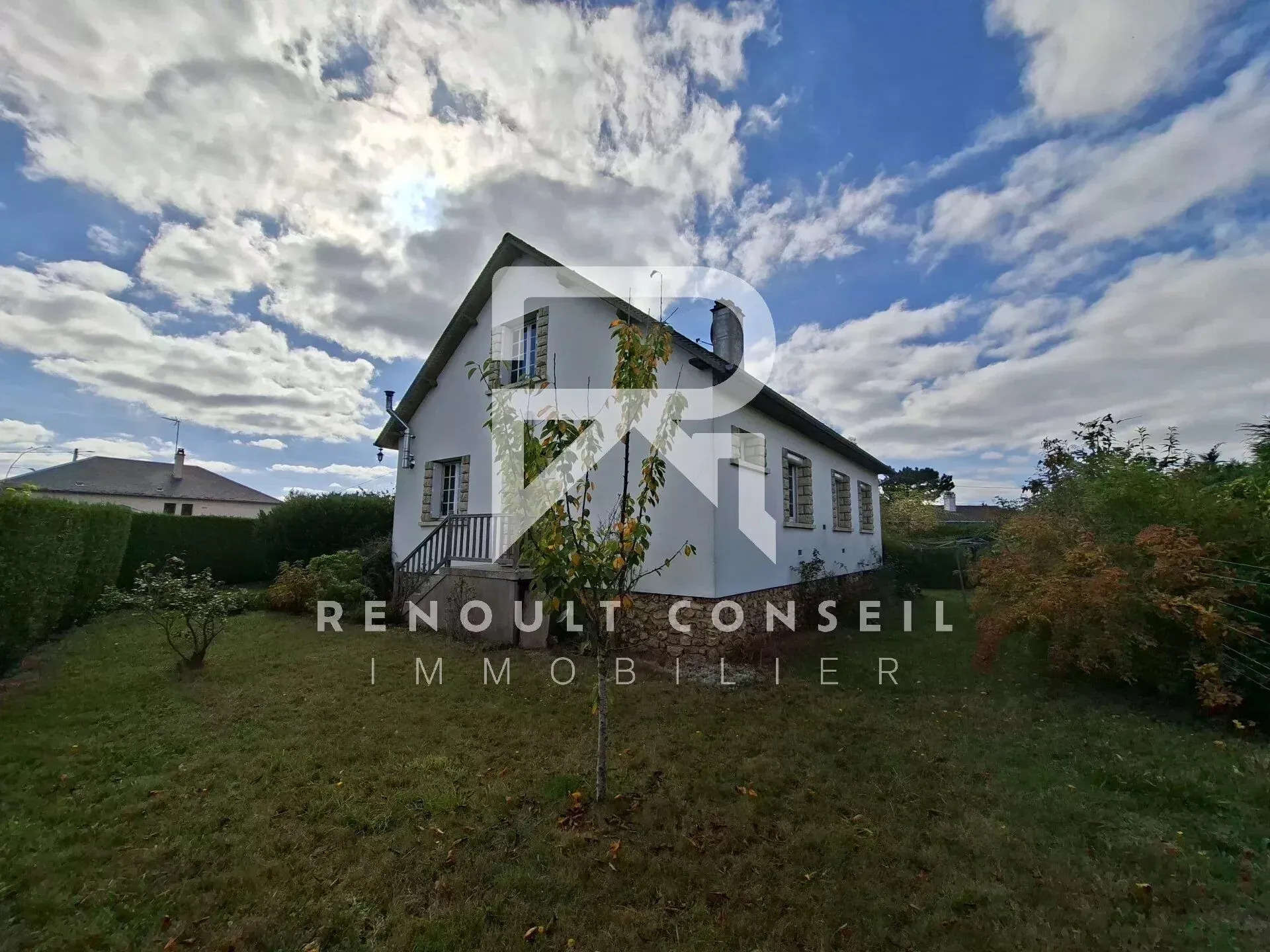 Joli pavillon traditionnel de 132 m² à Beaumont le Roger avec jardin clos 