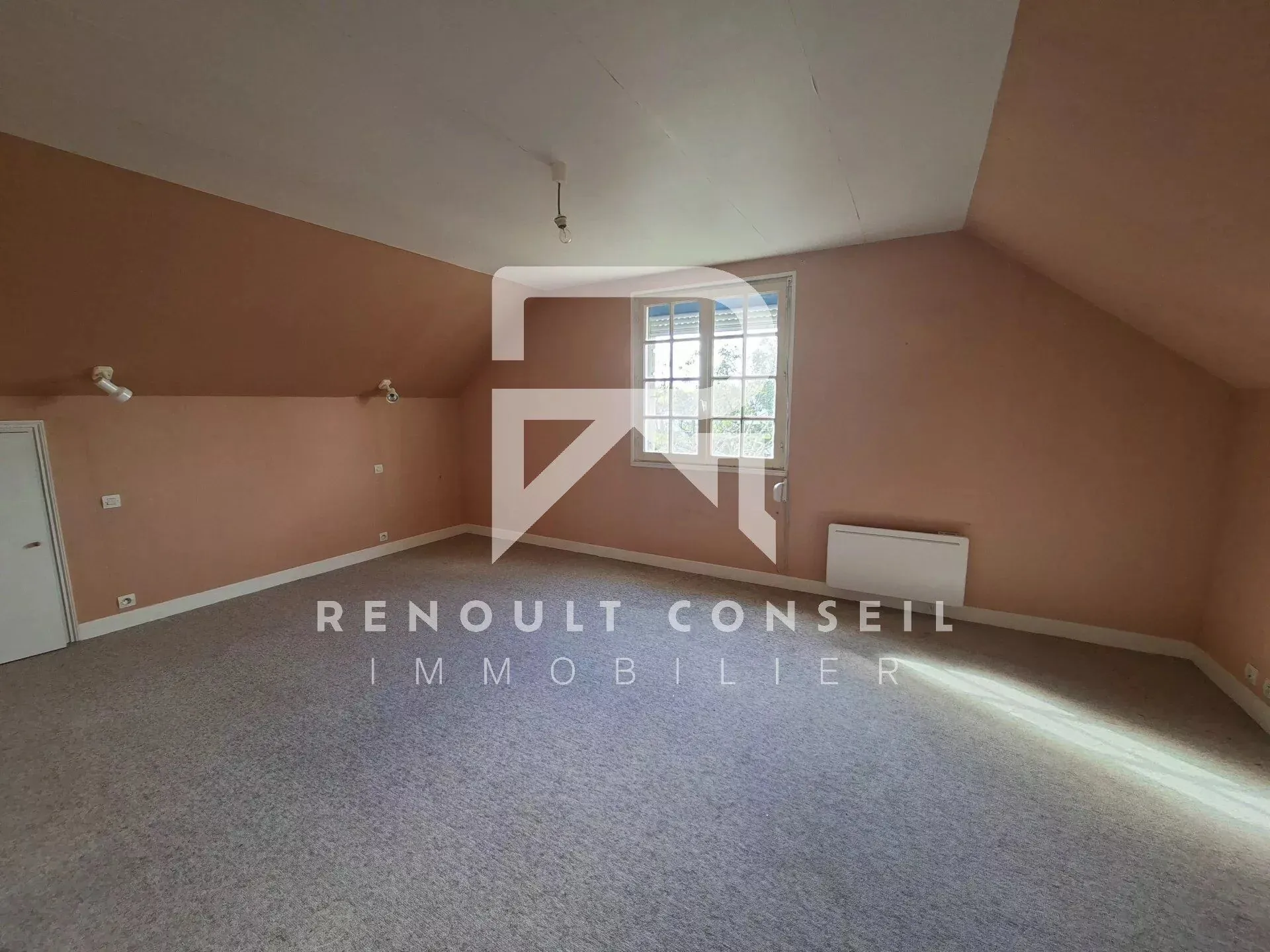 Joli pavillon traditionnel de 132 m² à Beaumont le Roger avec jardin clos 