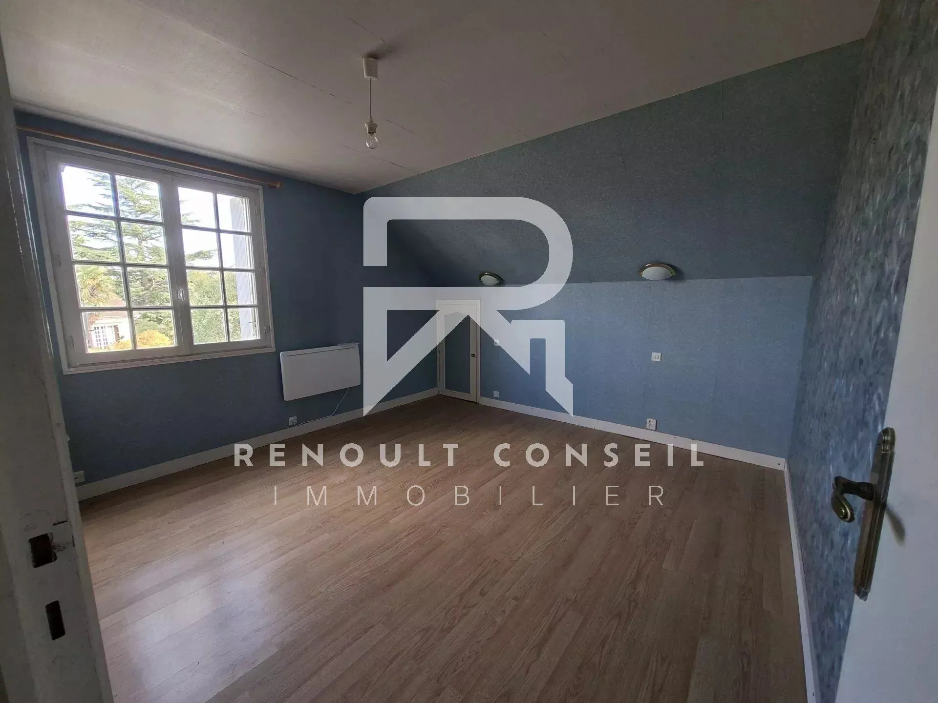 Joli pavillon traditionnel de 132 m² à Beaumont le Roger avec jardin clos 