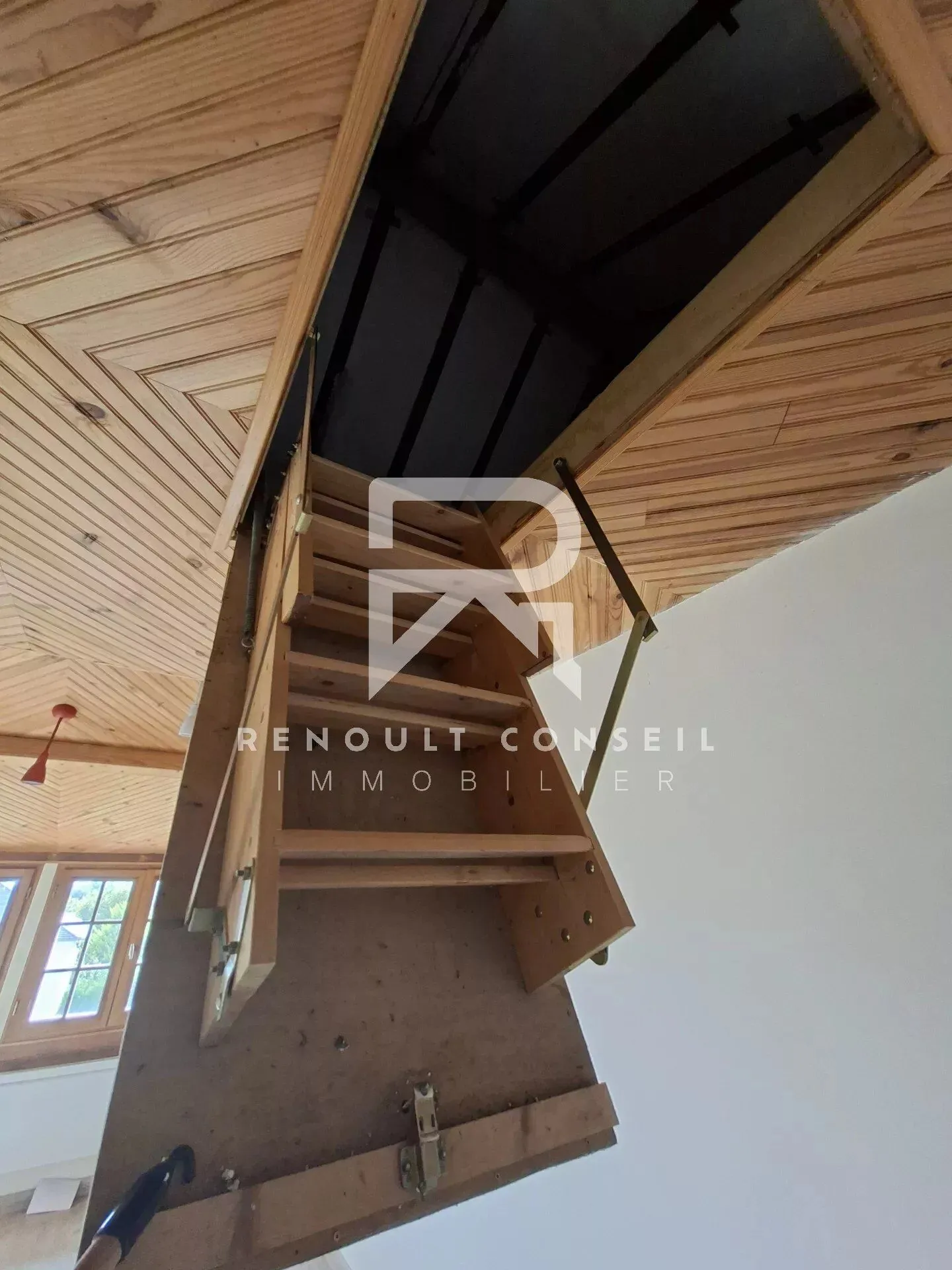 Joli pavillon traditionnel de 132 m² à Beaumont le Roger avec jardin clos 