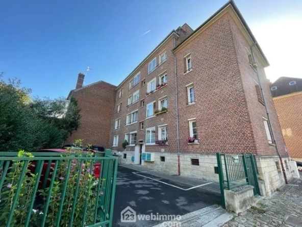 Appartement de 53 m² à Noyon au cœur de la ville avec cave