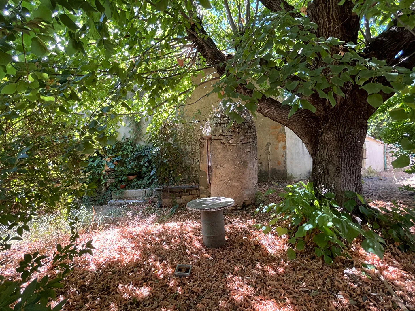 Villa à Apt de 153m² avec grand garage et terrain clos, idéal famille 